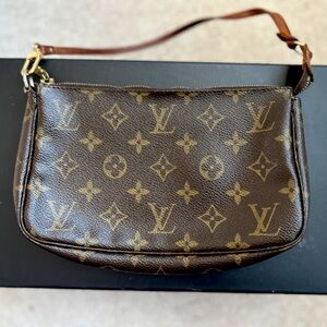 louis vuitton monogram pochette
